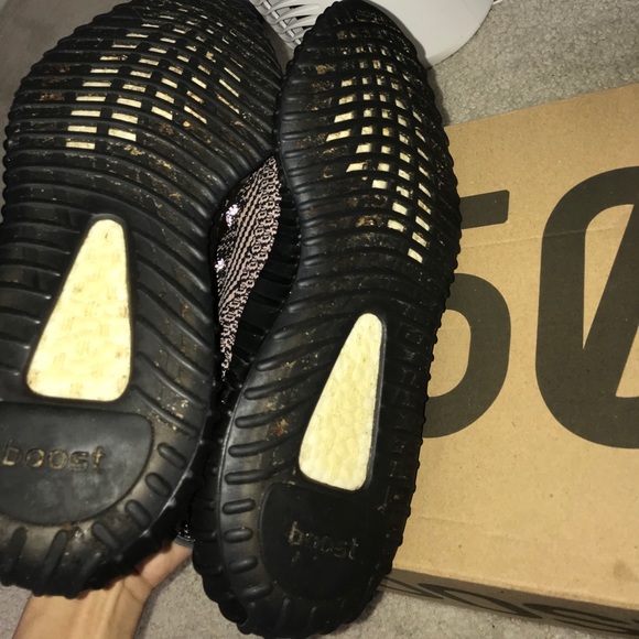 yeezy v2 yecheil reflective 9.5 - Picture 5 of 6